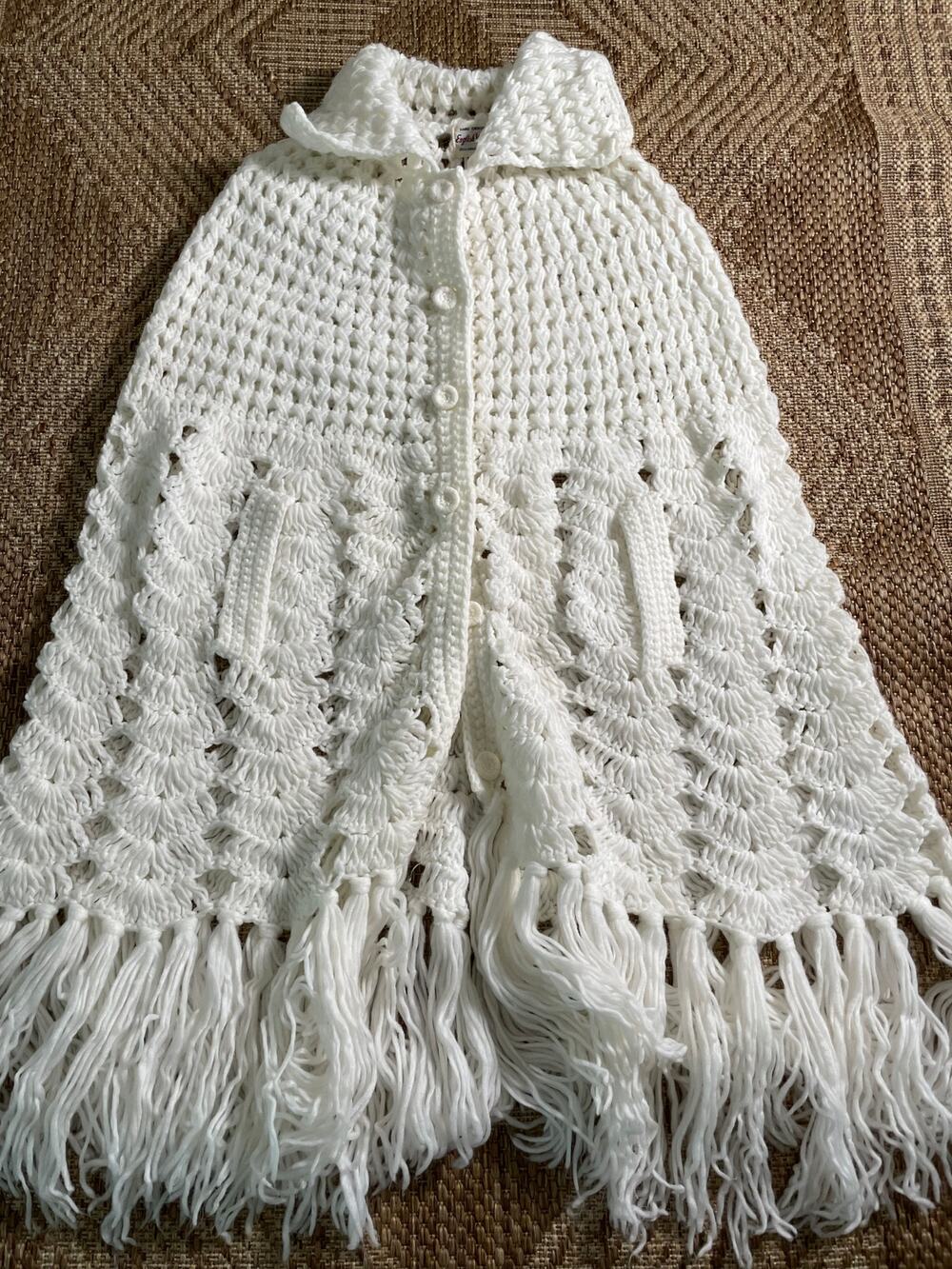 Vtg. 1970s English Village Hand Crochet white boho fringed knit poncho cape
